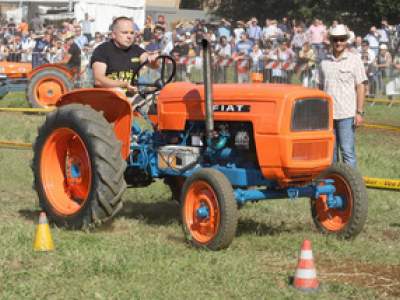 tractor-sdaz-2010-170