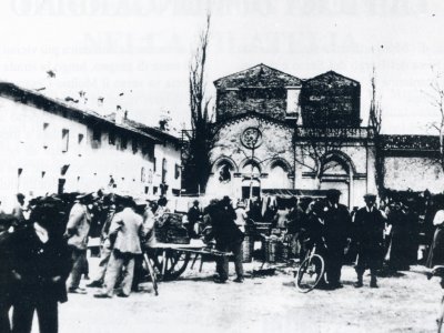 Mercato nella Piazza del Borgo