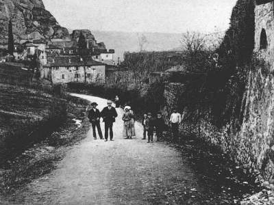 Sasso Marconi, località Fontana, via e Borgo Gasparri nel 1903