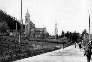Casalecchio di Reno - Chiesa di San Martino 1946 In questa chiesa ancora diroccata, Don Tonino ha celebrato la sua prima Santa Messa.